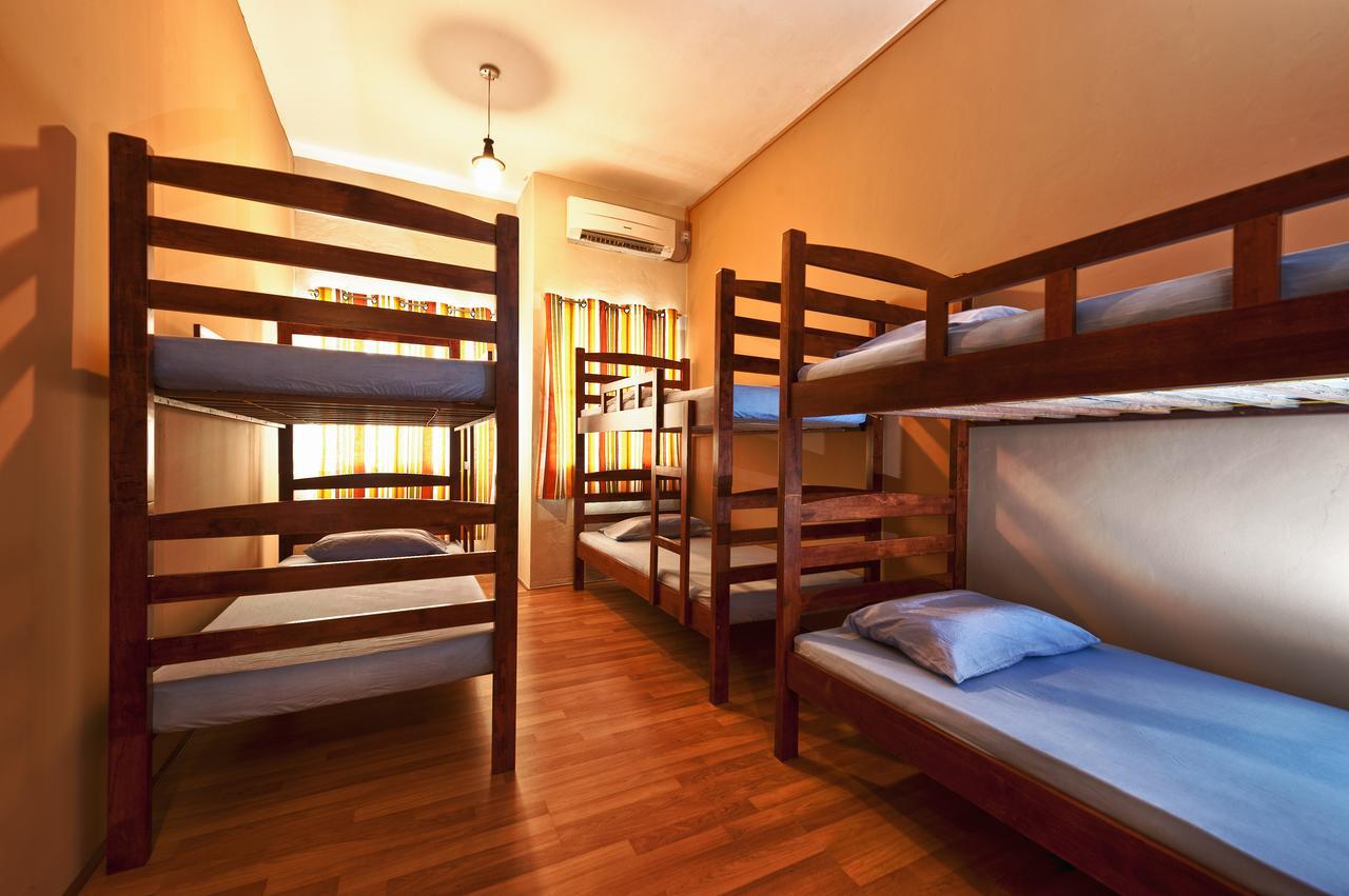 Harbourside Backpackers Hostel Sandakan Ngoại thất bức ảnh