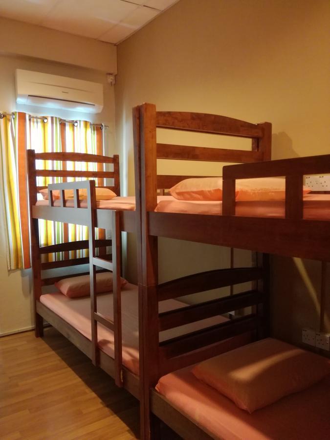 Harbourside Backpackers Hostel Sandakan Ngoại thất bức ảnh