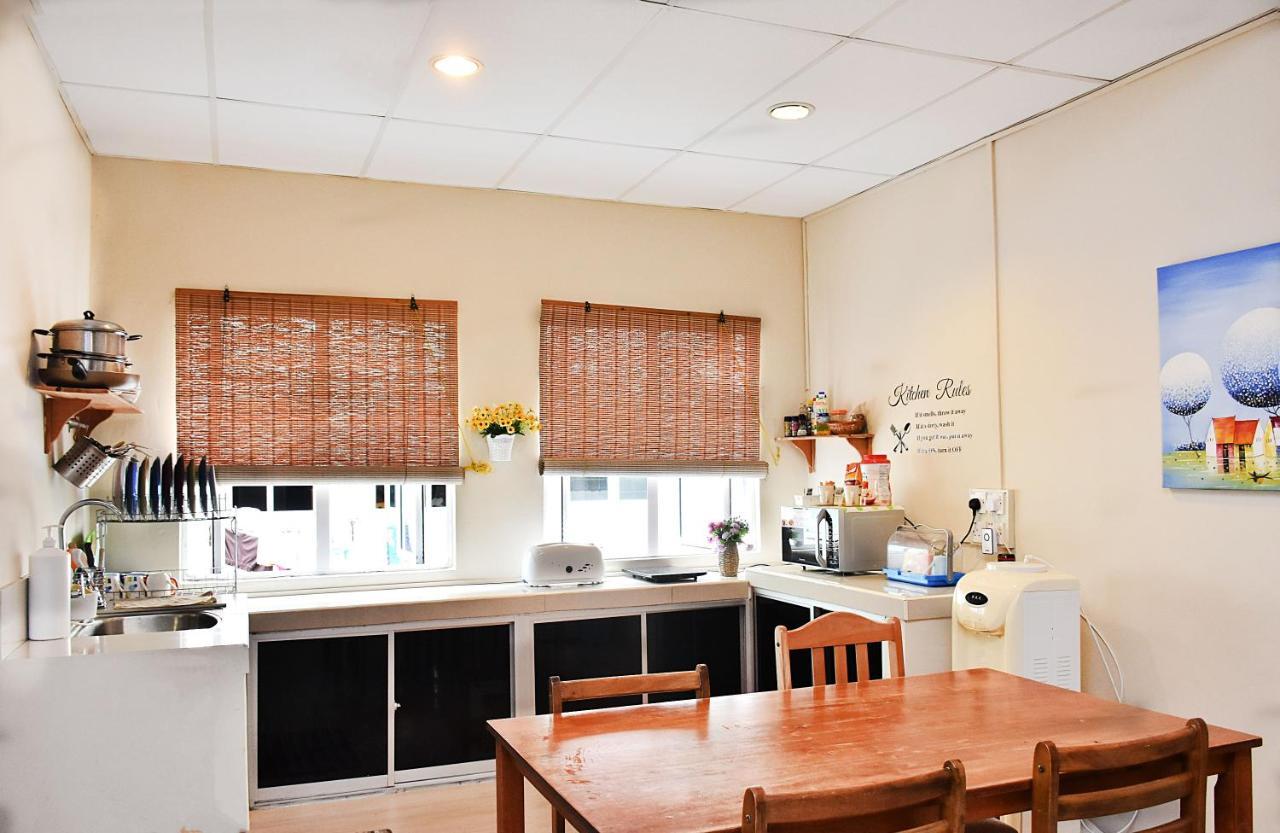 Harbourside Backpackers Hostel Sandakan Ngoại thất bức ảnh